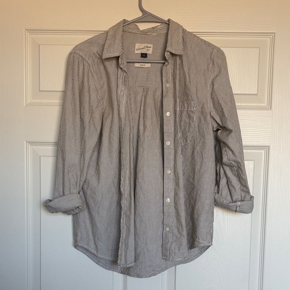 Universal Thread Gray Striped Casual Shirt
